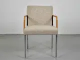 Konferencestol fra moroso med beige meleret polster og armlæn