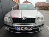 Skoda Octavia 1,6 FSi Ambiente - 5