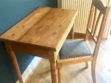 Lille bord med stol