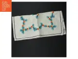 Broderet pyntedug (str. 29 x 31 cm) - 2