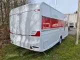 2025 - Kabe Smaragd 520 XL XV 2 KS Premium Line   KAMPAGNEVOGN FRA KABE, SOM ER SPÆKKET MED UDSTYR - VI HAR KUN 2. STK. TILBAGE..!!! - 2
