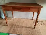 Gammelt køkkenbord