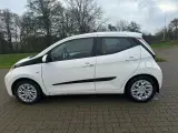 Toyota Aygo 1,0 VVT-i x-change x-shift - 3