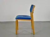 Farstrup konferencestol med blå polster - 3