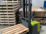 Ny Stabler palle løfter 3300mm 240Amp. NVG MASTER - 3