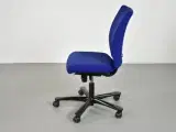 Häg h04 4400 kontorstol med blåt polster og sort stel - 2