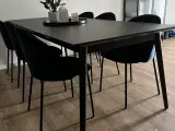 Spisebord med keramisk top