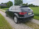 Audi A3 1,6 TDi 110 Ambiente Sportback Van - 3