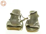 Guld sandaler med slangeskindslook (str. 37) - 4