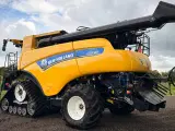 New Holland CR9.90 - 5