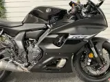 Yamaha R7 Midnight Black - 4