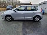 Renault Scenic III 1,5 dCi 110 Expression - 2