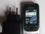 Nokia 2330 classic mobiltelefon. Solid og stabil