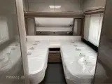 2023 - Fendt Tendenza 550 SG   Fendt Tendenza 550 SG med enkelsenge og sengeudvidelse fra Hinshøj Caravan. - 3