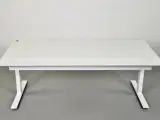 Hæve-/sænkebord med hvid plade, hvidt stel og penneskuffe, 180 cm. - 3