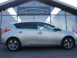 Toyota Auris 1,6 T2 - 4