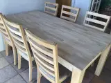 Spisebord massiv eg m. 8 stole