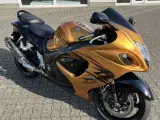 Suzuki GSX 1300 R Hayabusa - 2