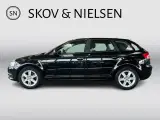 Audi A3 1,6 TDi Attraction Sportback - 2