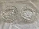 2 små glas asietter