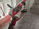 Flot Ducati 748 - 2