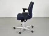 Häg h04 4200 kontorstol med blåt polster, sølvgråt stel og armlæn - 2