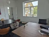 Pæn lejlighed til kontor eller klinik - 2