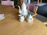 Dug, kaffekande, sukker og flødesæt fra ca 1950