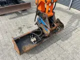 Hitachi ZX27-3 Halv automatisk s40 fæste med kipbar planerskovl og 1 graveskovl - 3