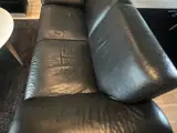 Sorte skind sofa’er med puf  - 5