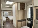2025 - Hobby De Luxe 540 UL   Hobby med enkeltsenge og sengeudvidelse  fra Hinshøj Caravan - 5