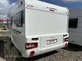 2017 - Adria Adora 542 UL   Velholdt enkeltsengsvogn med mover og fortelt. Vognen kan opvejes til 1700 KG - 2