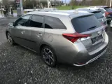 Toyota auris 1.8 benzin/hybrid touring sport  - 5