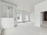 124 m² attraktivt hjørnelejemål med fremtrædende placering. - 2