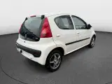 Peugeot 107 1,0 Smile - 4