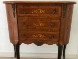 Louis XVI style Kingswood Marquetry kommode