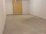 126 m2 lager / værksted. med mulighed for flere kælderrum til mere plads. - 2