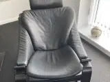 2 Siesta stole sort læder med tilhørende skamler  - 3