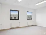 Kontor. showroom. klinik - i alt 183 kvm - 3