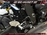 Yamaha YZF R1 - 4