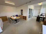 Indflytningsklar værksted/lager med kontorfaciliteter - 2