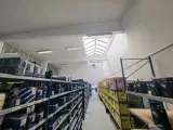 Flot og funktionelt højloftet lejemål med stor synlighed – ideelt til showroom. butik og lager - 4