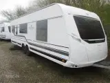 2025 - LMC Exquisit 695 - 4