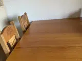 Antik spisebord