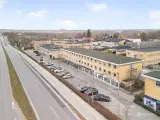 Showroom med facade mod Viby Ringvej - 2