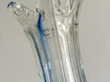 Organisk glasvase m blå bund - 5