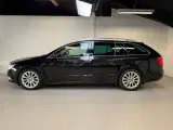 Skoda Superb 2,0 TDi 140 Elegance Combi DSG - 2