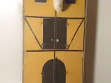 Fængselslegetøj: Stort pakhus/korntårn. H 58cm.