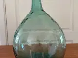 Fransk vinballon i grønt glas
