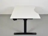 Hæve-/sænkebord med hvid plade, med mavebue og penneskuffe - 4